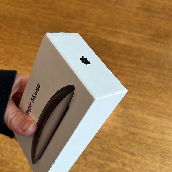 Magic Mouse (Apple) in Black - Picture 4 of 7